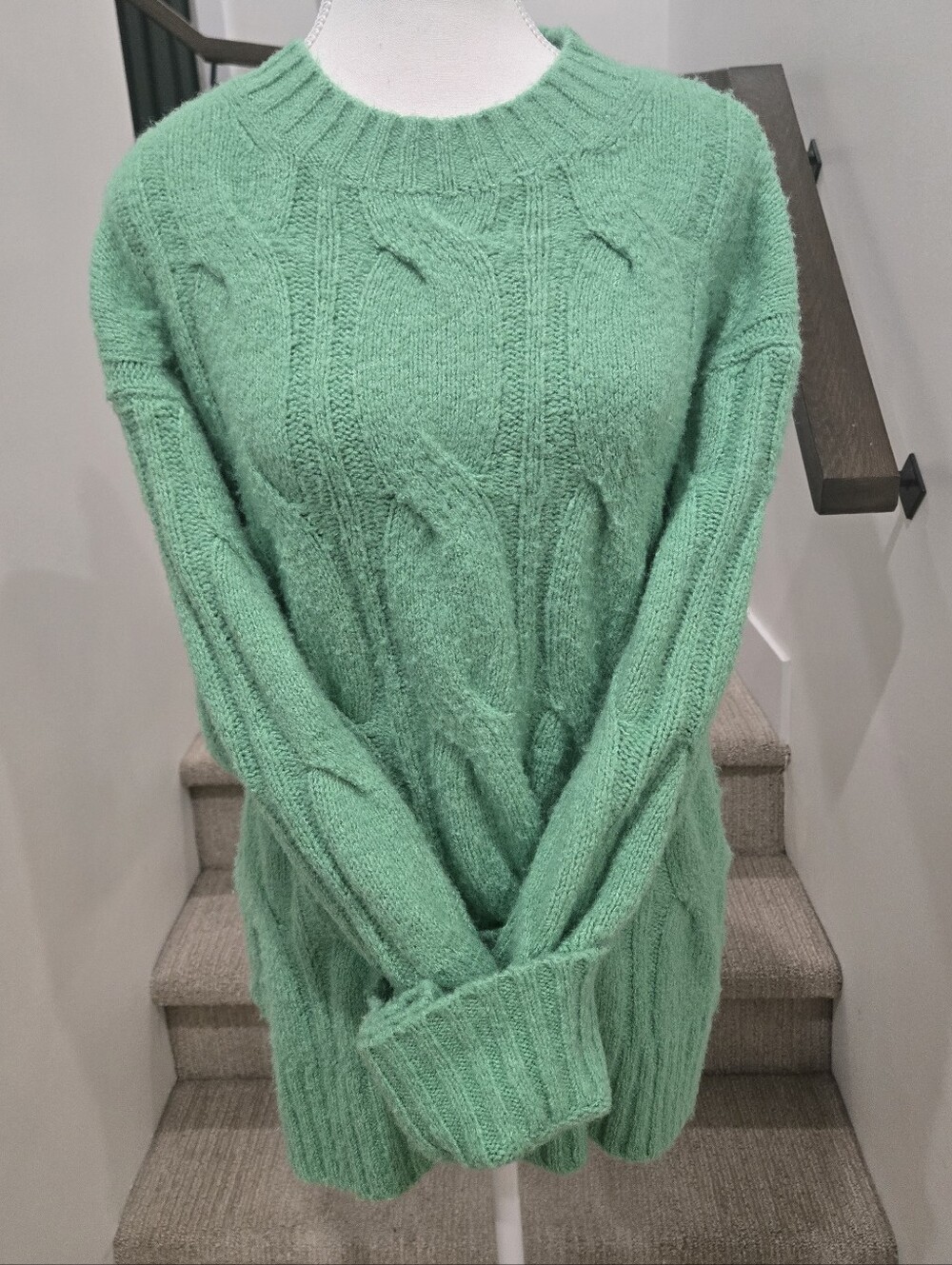 American Eagle Outfitters Kelly Green Cable-Knit Crewneck Sweater